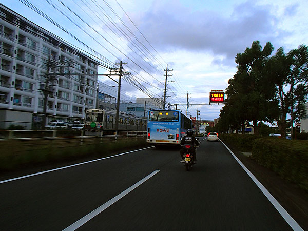 徐々に日が暮れだしましたがまだ明るい